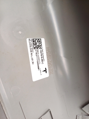 Tesla Model 3 3 (2016–2024) Tagumise toe sisekujundus 1527916-99-C - 2