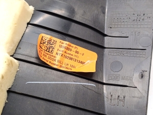 Tesla Model 3 3 (2016–2024) Cita iekšējā sliekšņa detaļa 1086309-00-F - 2