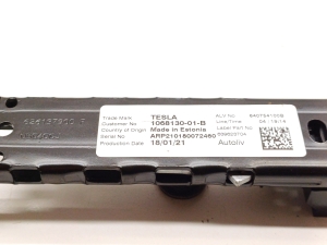 Tesla Model 3 3 (2016–2024) Gurthöhenversteller 1068130-01-B - 2