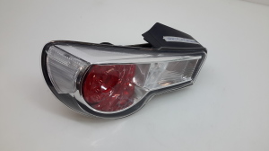 TOYOTA GT 86 (2012–2026) Tagumine nurgatuli SU00302531 - 2