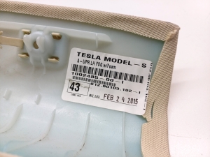 Tesla Model S S (2012–2026) Priekšējā statņa iekšējā apdare pie stikla 1002485-00-1 - 2
