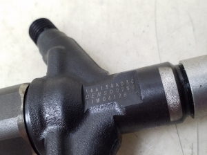 Subaru Outback (2009–2014) Fuel injector 16613AA030 - 2