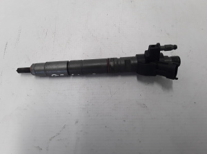  Fuel injector 