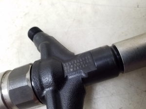 Subaru Outback (2009–2014) Fuel injector 16613AA030 - 4