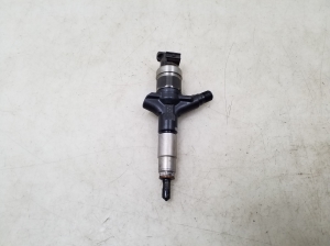 Fuel injector - 16613AA030