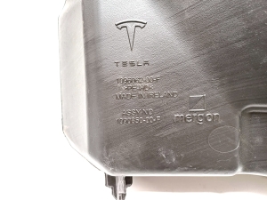 Tesla Model 3 3 (2016–2024) Front washer fluid reservoir 1096062-00-f - 3