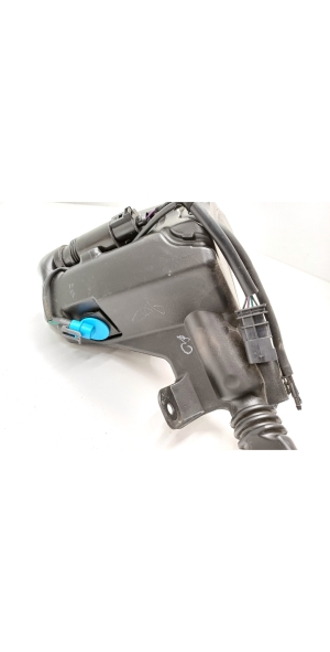 Tesla Model 3 3 (2016–2024) Front washer fluid reservoir 1096062-00-f - 4