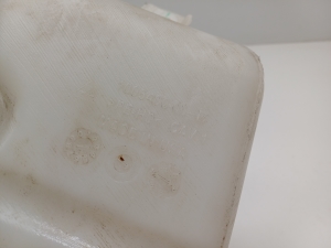 Tesla Model S S (2012–2026) Scheibenwaschbehälter vorne 1005400-00-B - 2