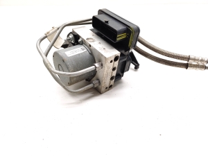 Tesla Model 3 3 (2016–2024) ABS unit 1044745-00-B - 4
