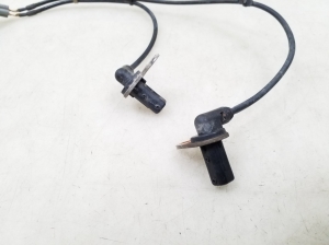 Infiniti FX (2002–2008) Rear ABS sensor - 2