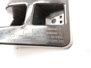 Tesla Model Y Y (2020–2026) Rear bumper bracket 1494039-00-A - 3
