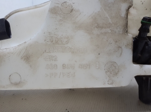  Windscreen washer tank front 