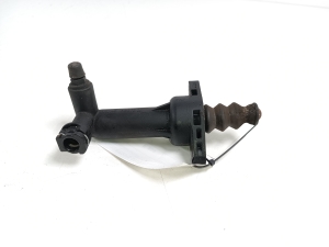 AUDI A3 8V (2012–2020) Clutch slave cylinder 5Q0721261 - 3