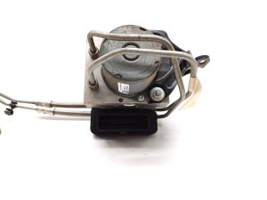 Tesla Model 3 3 (2016–2024) ABS unit 1044745-00-B - 3