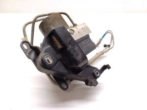Tesla Model 3 3 (2016–2024) ABS unit 1044745-00-B - 5