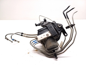 Tesla Model 3 3 (2016–2024) ABS unit 1044745-00-B - 4