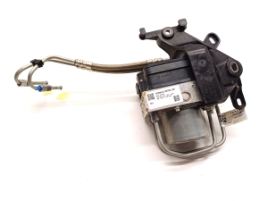 Tesla Model 3 3 (2016–2024) ABS unit 1044745-00-B - 2