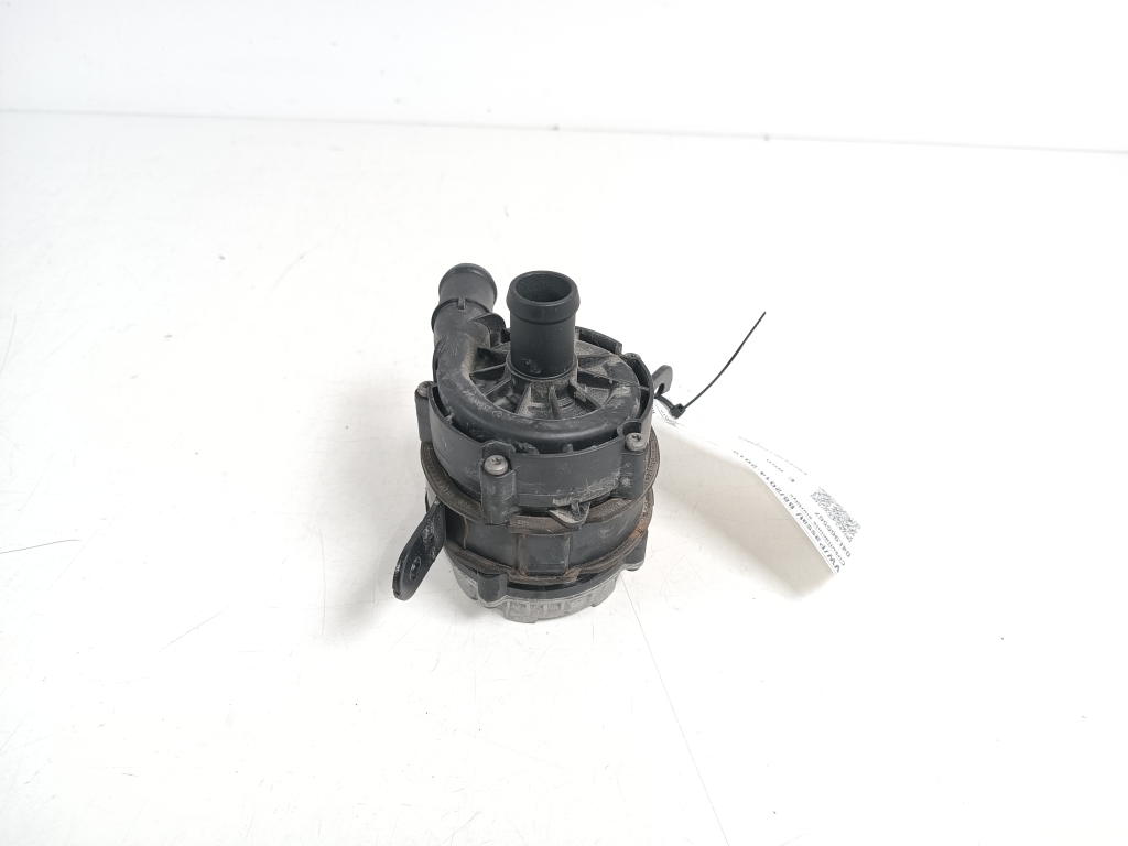 VOLKSWAGEN Passat B8 (2014-2023) Motor de circulație a apei 04L965567 22773068