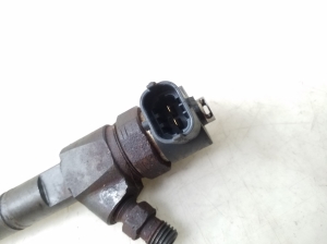  Fuel injector 