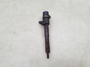  Fuel injector 