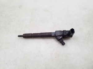  Fuel injector 