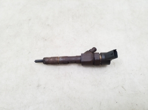  Fuel injector 