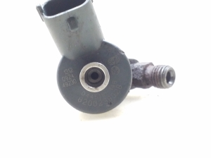  Fuel injector 