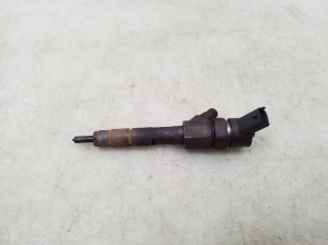  Fuel injector 