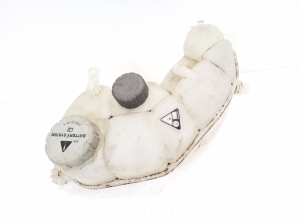 Mercedes Benz B-Class 246 (2011–2017) Coolant reservoir A2425000449 - 4