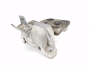 Mercedes Benz B-Class 246 (2011–2017) Engine mount - 3