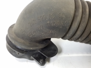 Mercedes Benz B-Class 246 (2011–2017) Hose A2425200000 - 2
