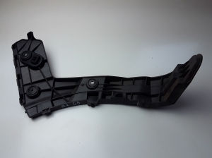 Rear bumper bracket - 81A07254