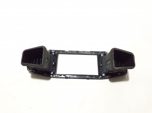  Interior panel ventilation grilles 