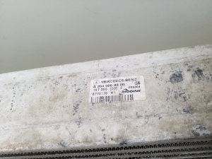 Mercedes Benz C-Class 204 (2007–2014) Vahejahuti radiaator A2045000200 - 3