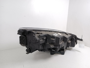 Ford Kuga III (2020–2026) Scheinwerfer und seine Teile - 4