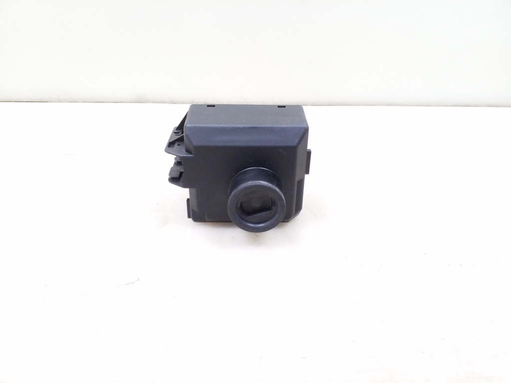 MERCEDES-BENZ A-Class W176 (2012-2018) Ignition Lock A2469057901 25022402