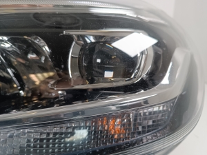 Mercedes Benz X-Class W470 (2017–2026) Scheinwerfer und seine Teile - 11