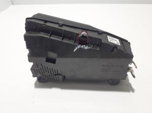 VOLVO XC90 (2015–2024) Esiklaasinäidik (HUD) 32233451 - 5