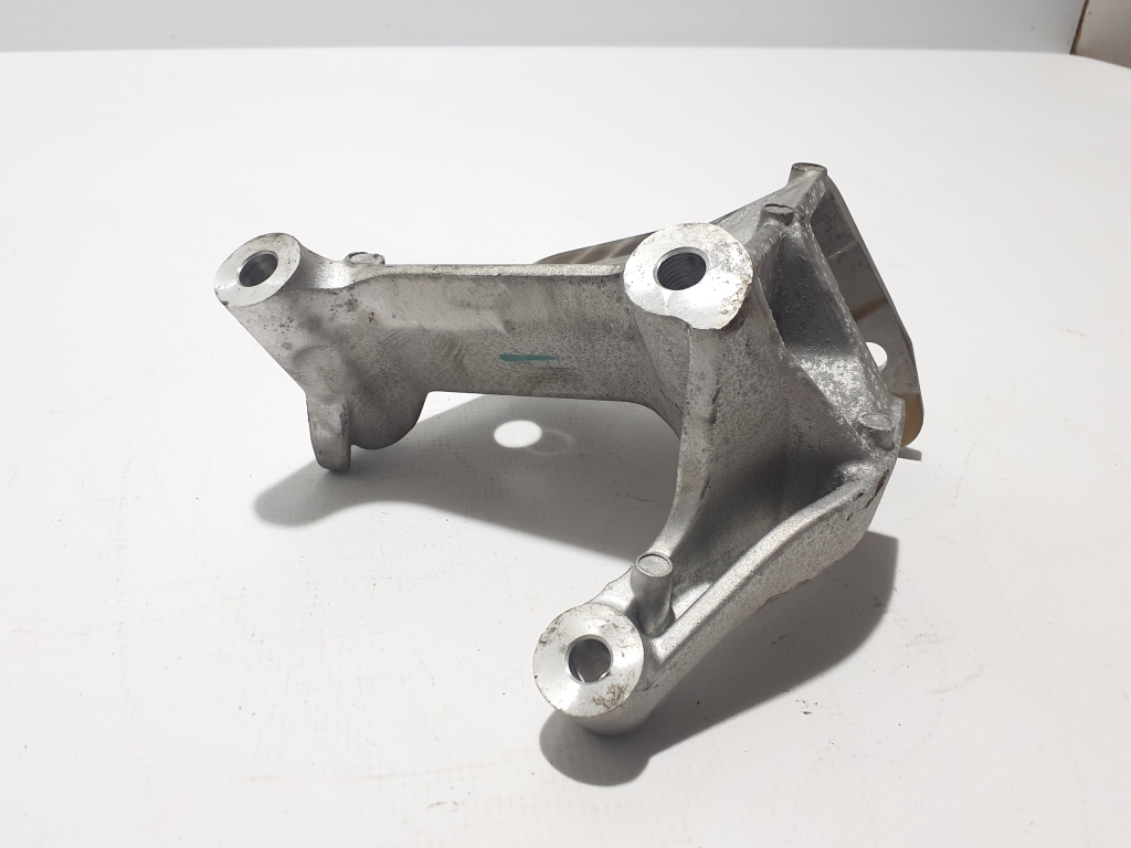 VOLVO XC60 2 generation (2017-2024) Engine Bracket Right Side 31480551 ...