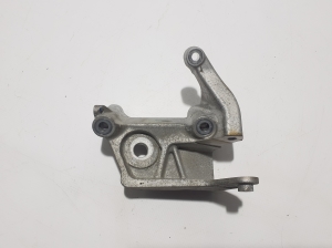  Engine holder 