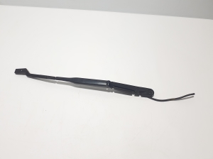  Windshield wiper blade 