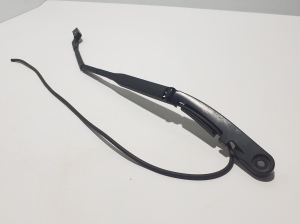  Windshield wiper blade 