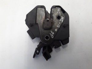 VOLVO XC90 (2002–2014) Hood latch - 5