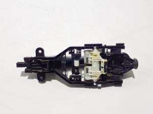 VOLVO XC90 (2015–2024) Front door external opening handle and its details - 3
