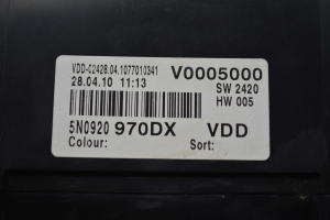 Volkswagen Tiguan (2007–2016) Instrument cluster 5N0920970DX - 4