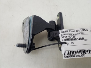 Mercedes Benz ML-Class 164 (2005–2011) Front door top hinge A2517201337 - 2