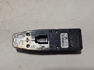 BMW 5 SERIES G31 (2017–2026) Front door glass switch 6832729 - 4