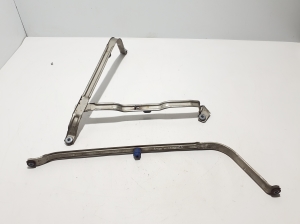   Fuel tank holder 