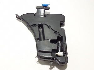 BMW 5 SERIES G31 (2017–2026) Front washer fluid reservoir 7388944 - 4