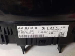 Mercedes Benz B-Class 246 (2011–2017) Instrument cluster A2429000602 - 3